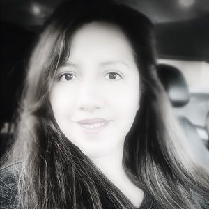 Meet your Posher, Elizabeth